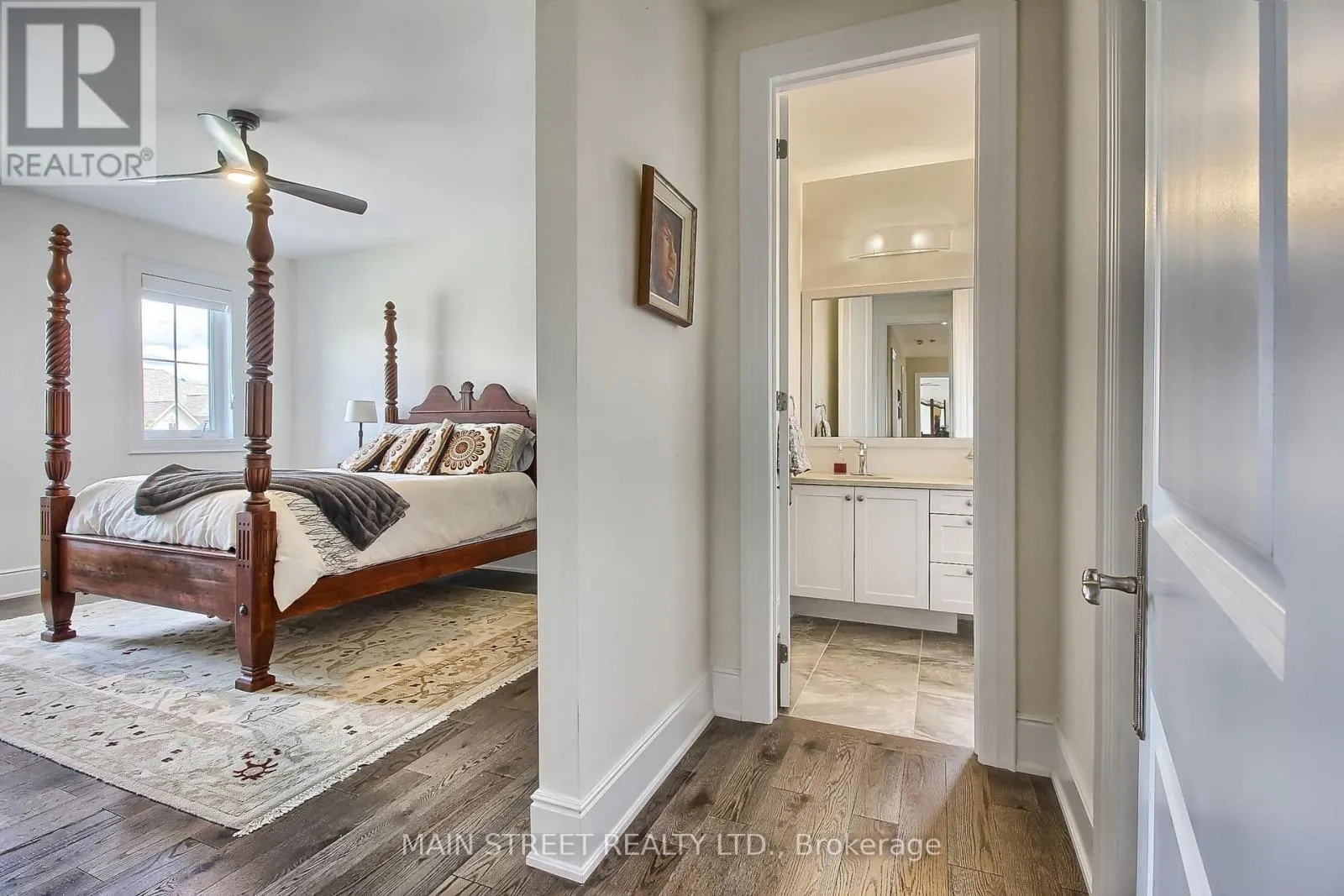 18 COUNTRY CLUB CRESCENT
