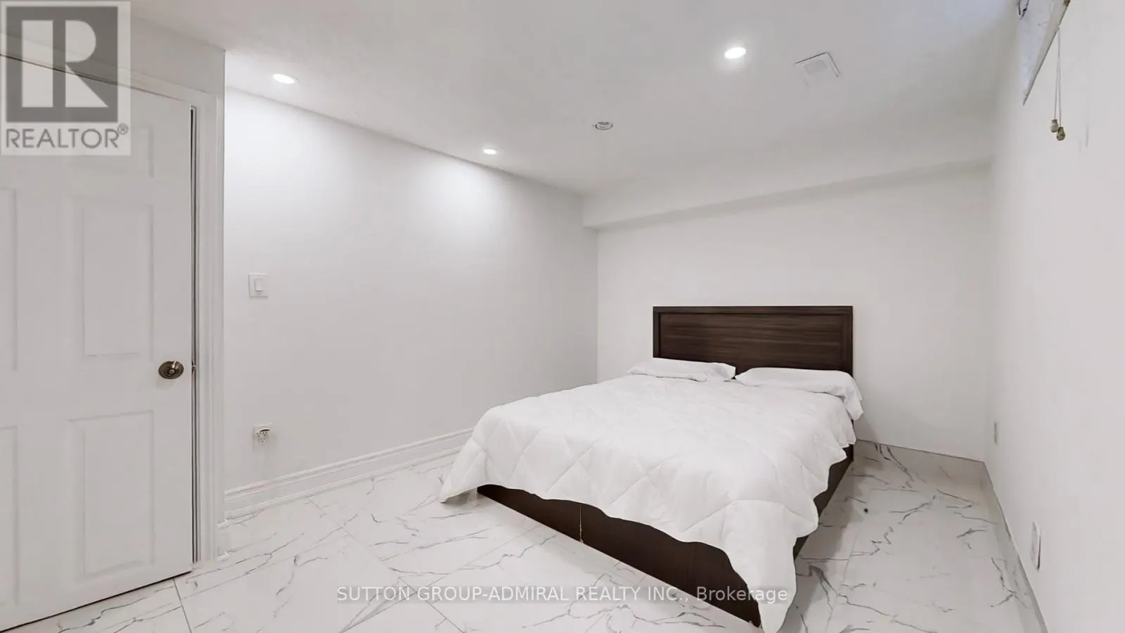 2 NEWMAN AVENUE