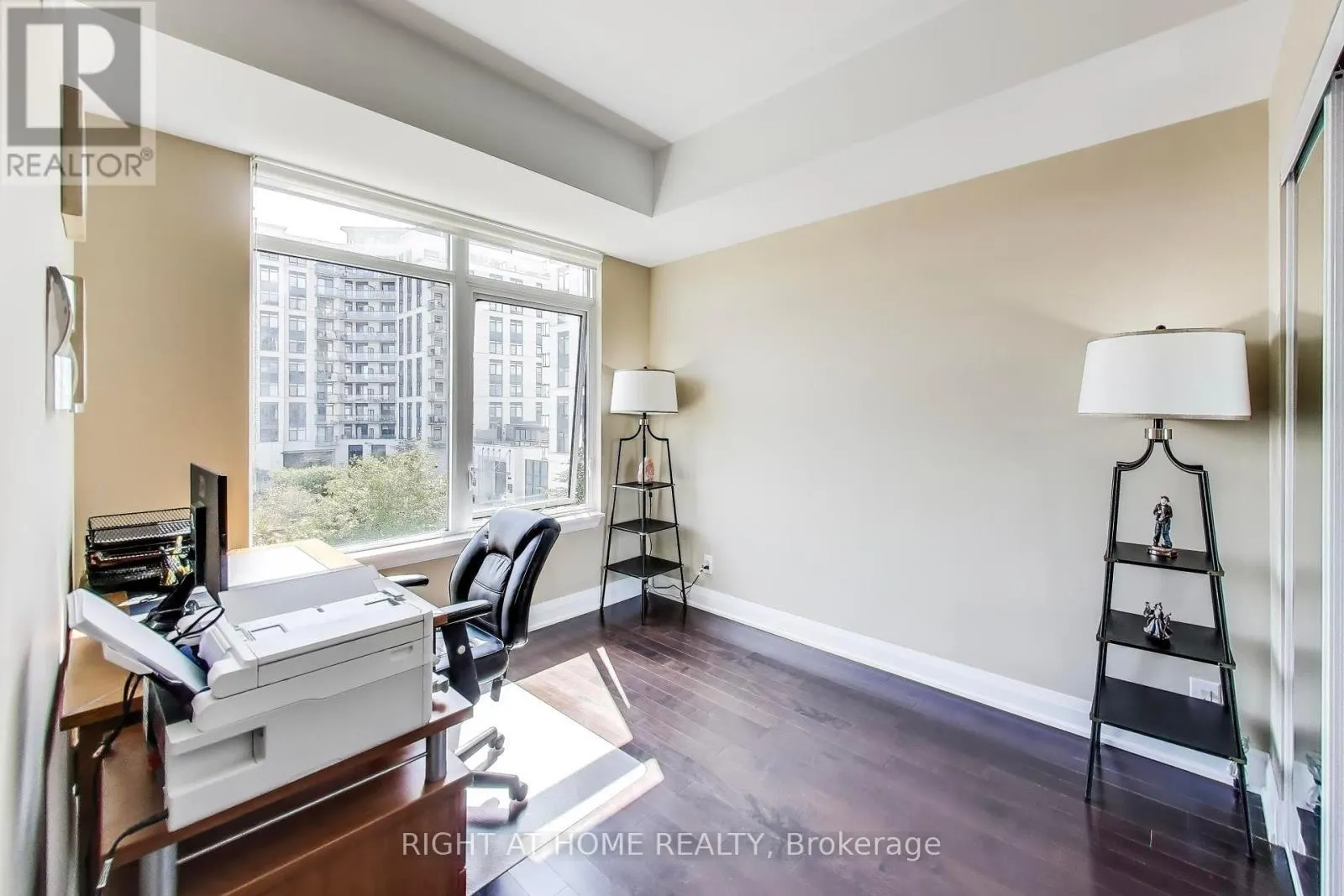 317 - 12 WOODSTREAM BOULEVARD