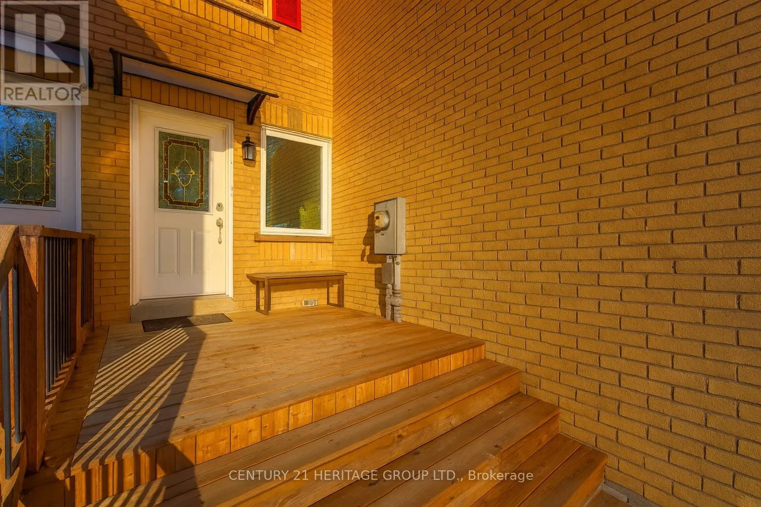 112 SANDFIELD DRIVE
