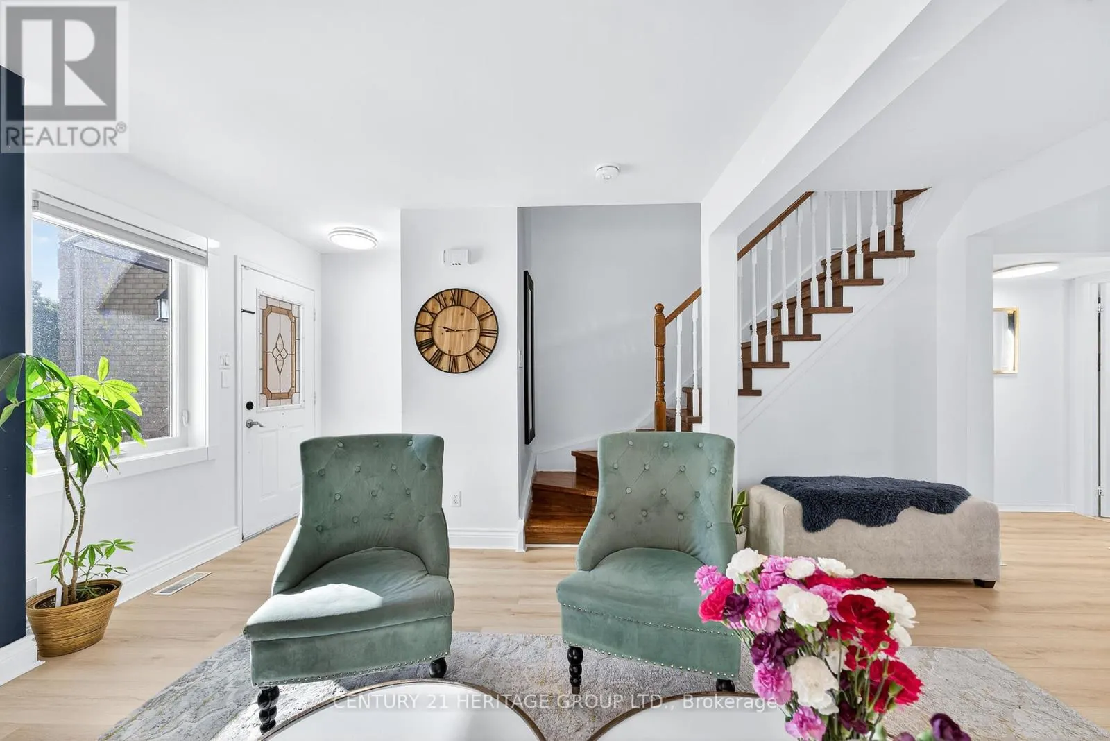 112 SANDFIELD DRIVE