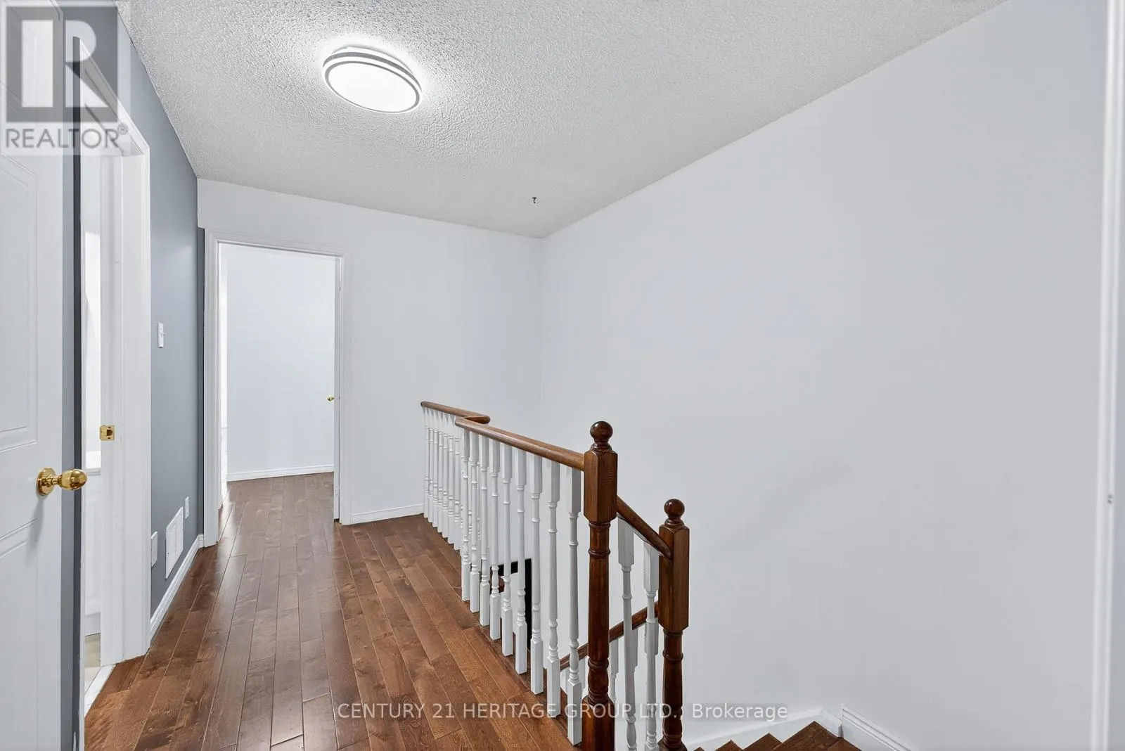 112 SANDFIELD DRIVE