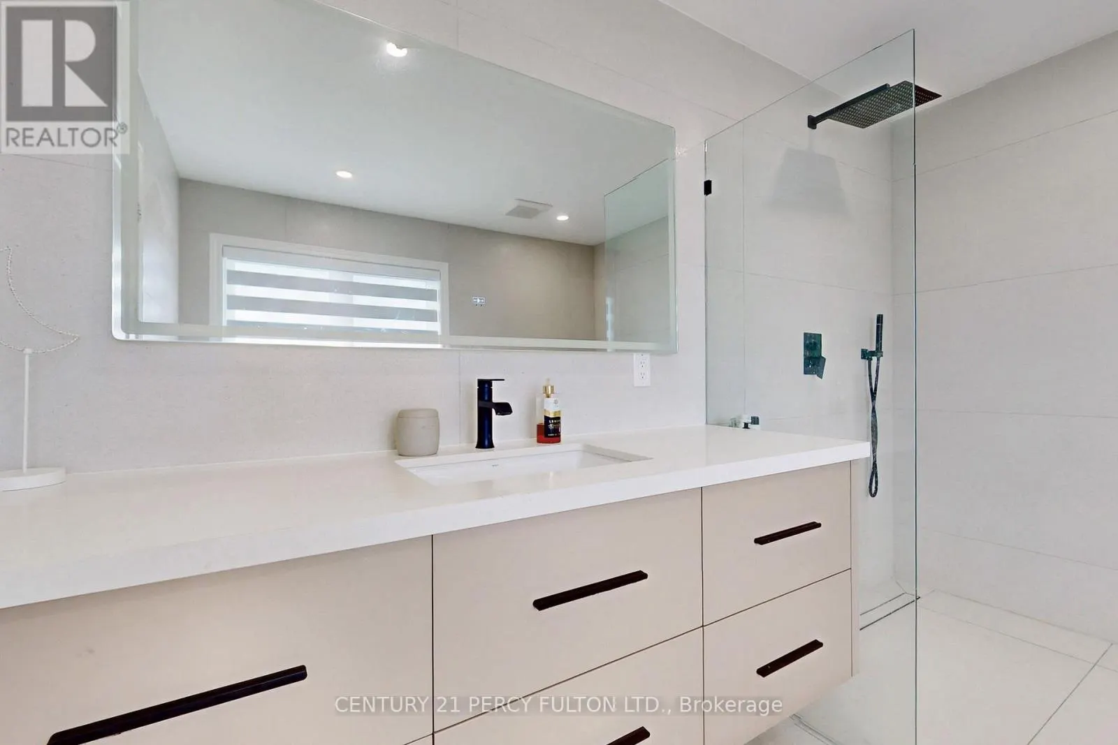 23 SAM BATTAGLIA CRESCENT