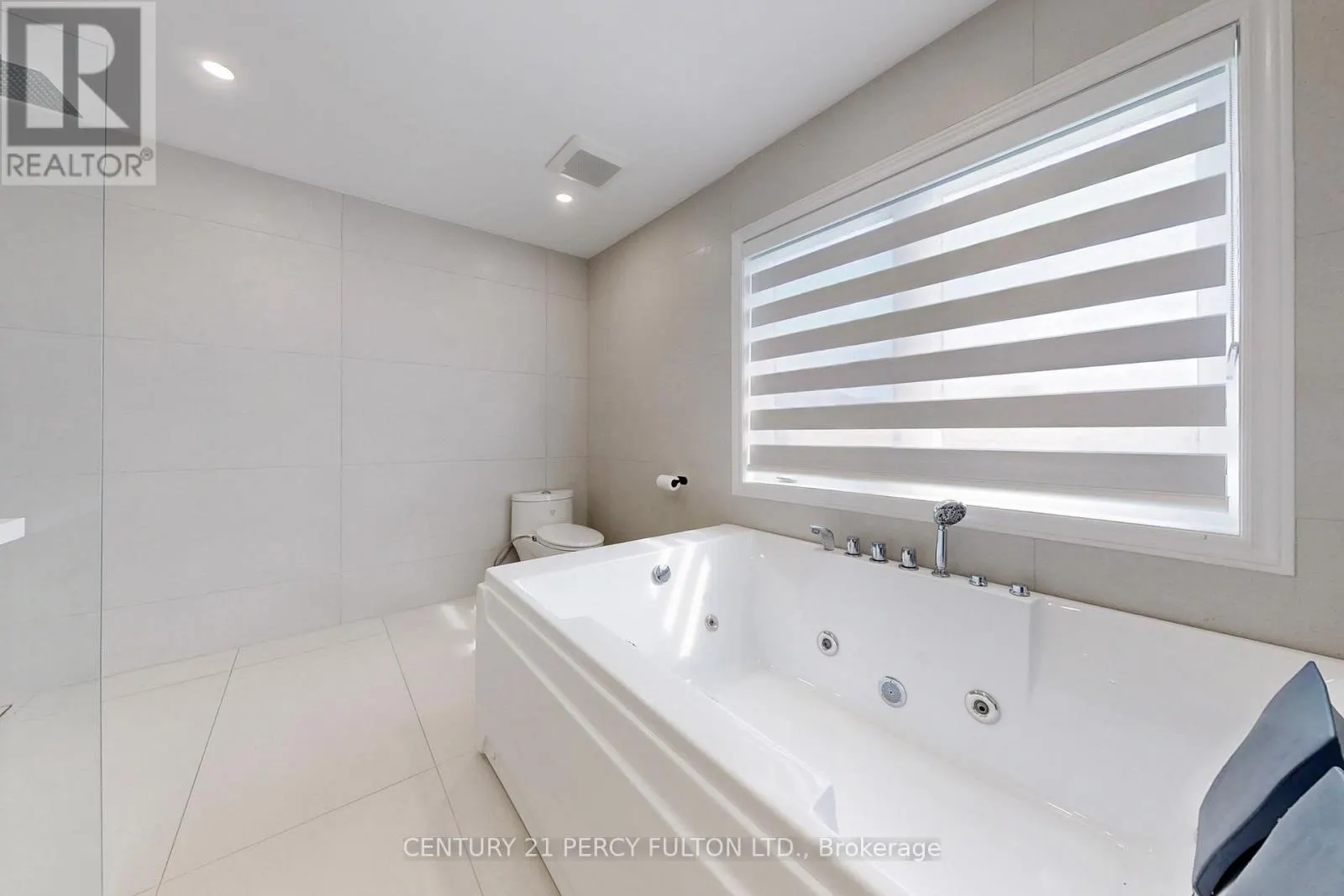23 SAM BATTAGLIA CRESCENT