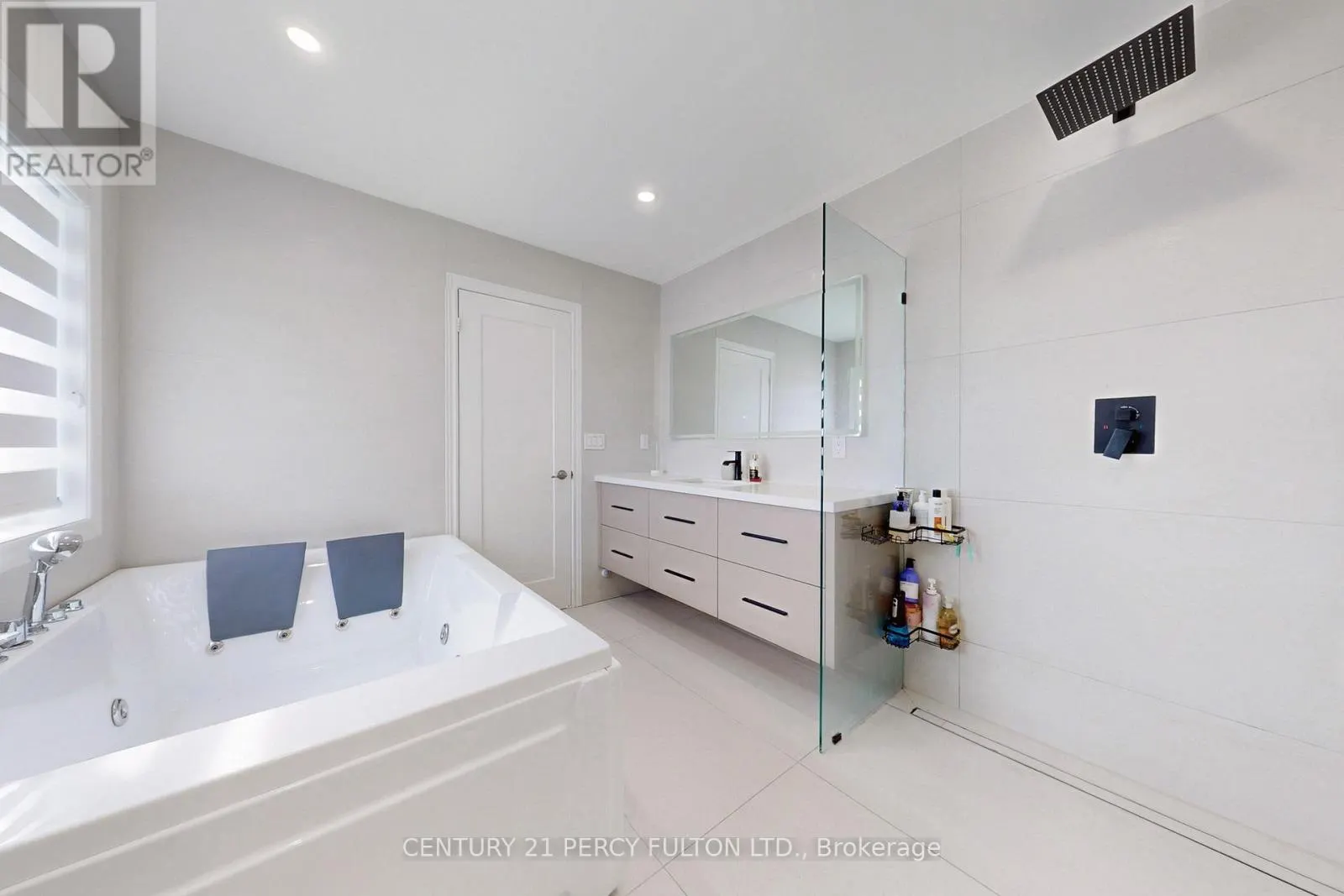 23 SAM BATTAGLIA CRESCENT