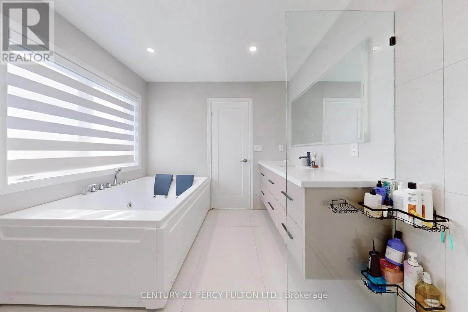 23 SAM BATTAGLIA CRESCENT