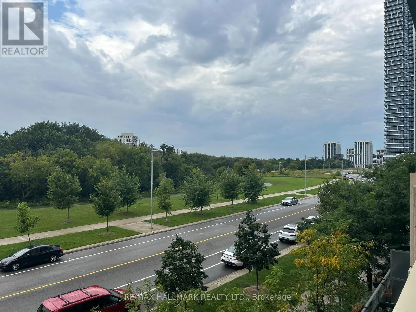 323 - 18 UPTOWN DRIVE
