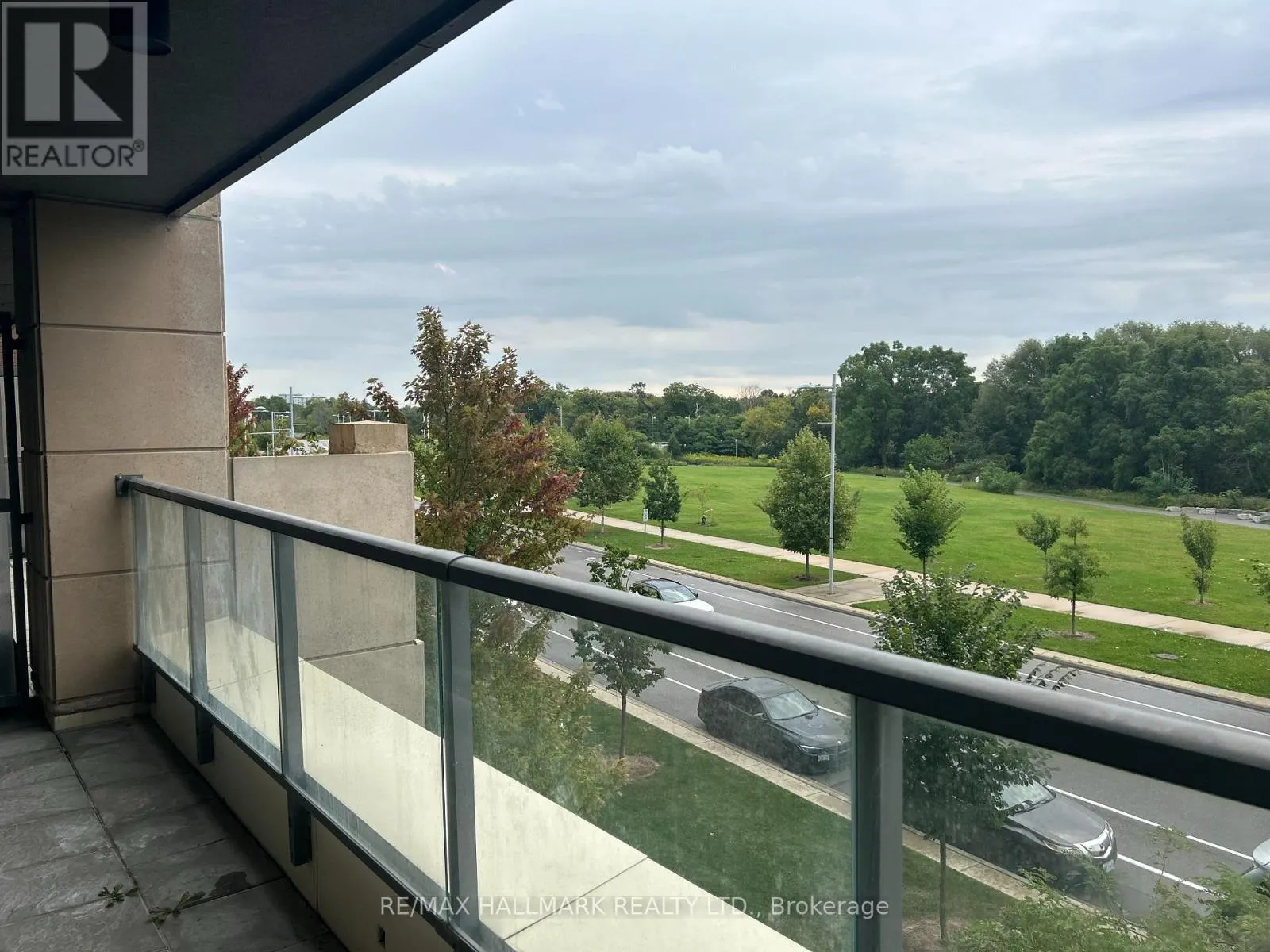 323 - 18 UPTOWN DRIVE