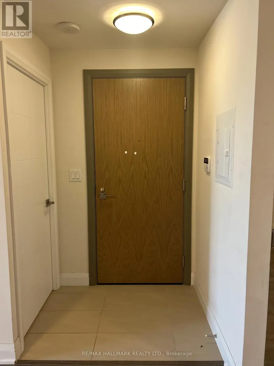 323 - 18 UPTOWN DRIVE