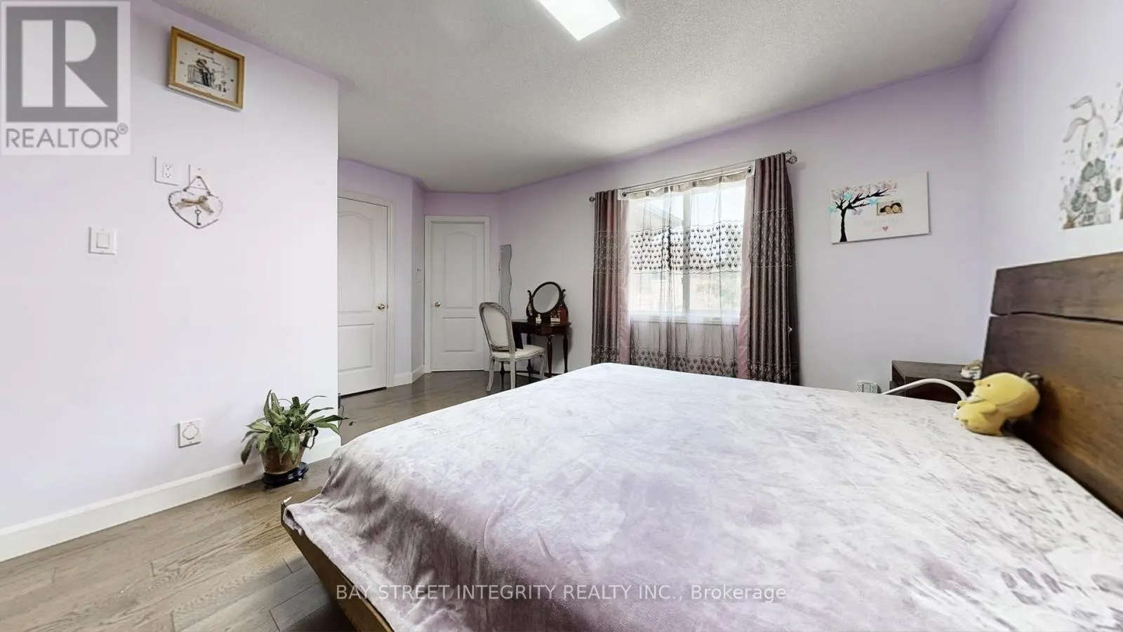24 IAN DRIVE
