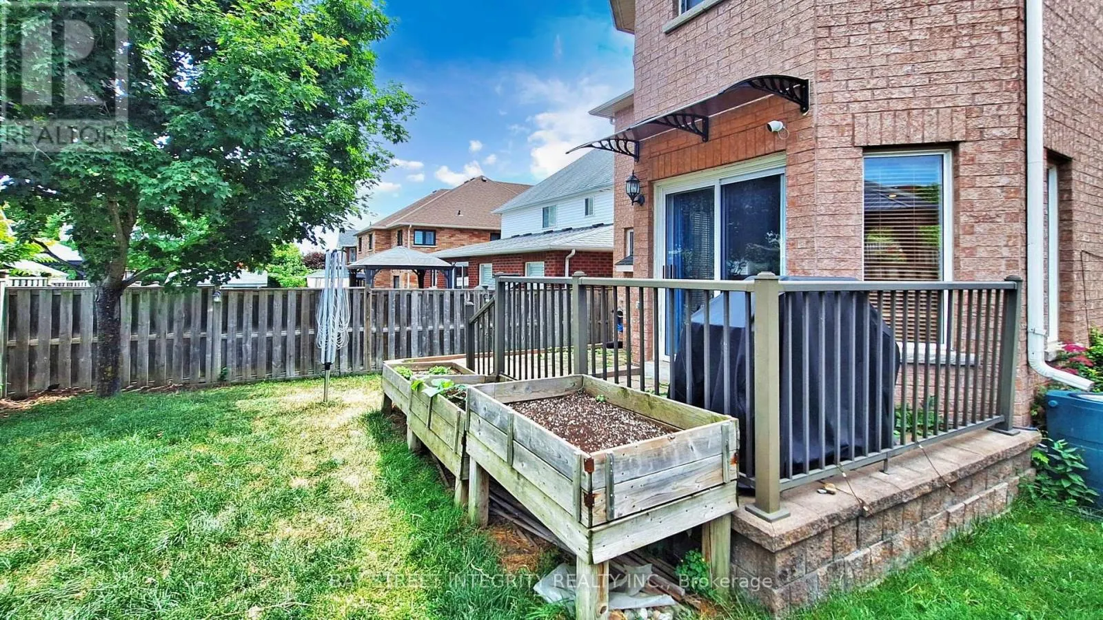 24 IAN DRIVE