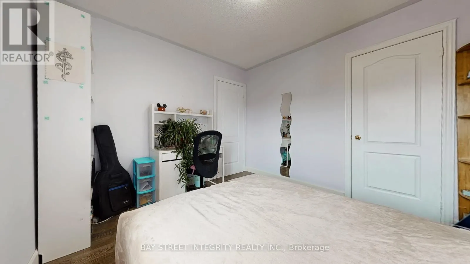 24 IAN DRIVE