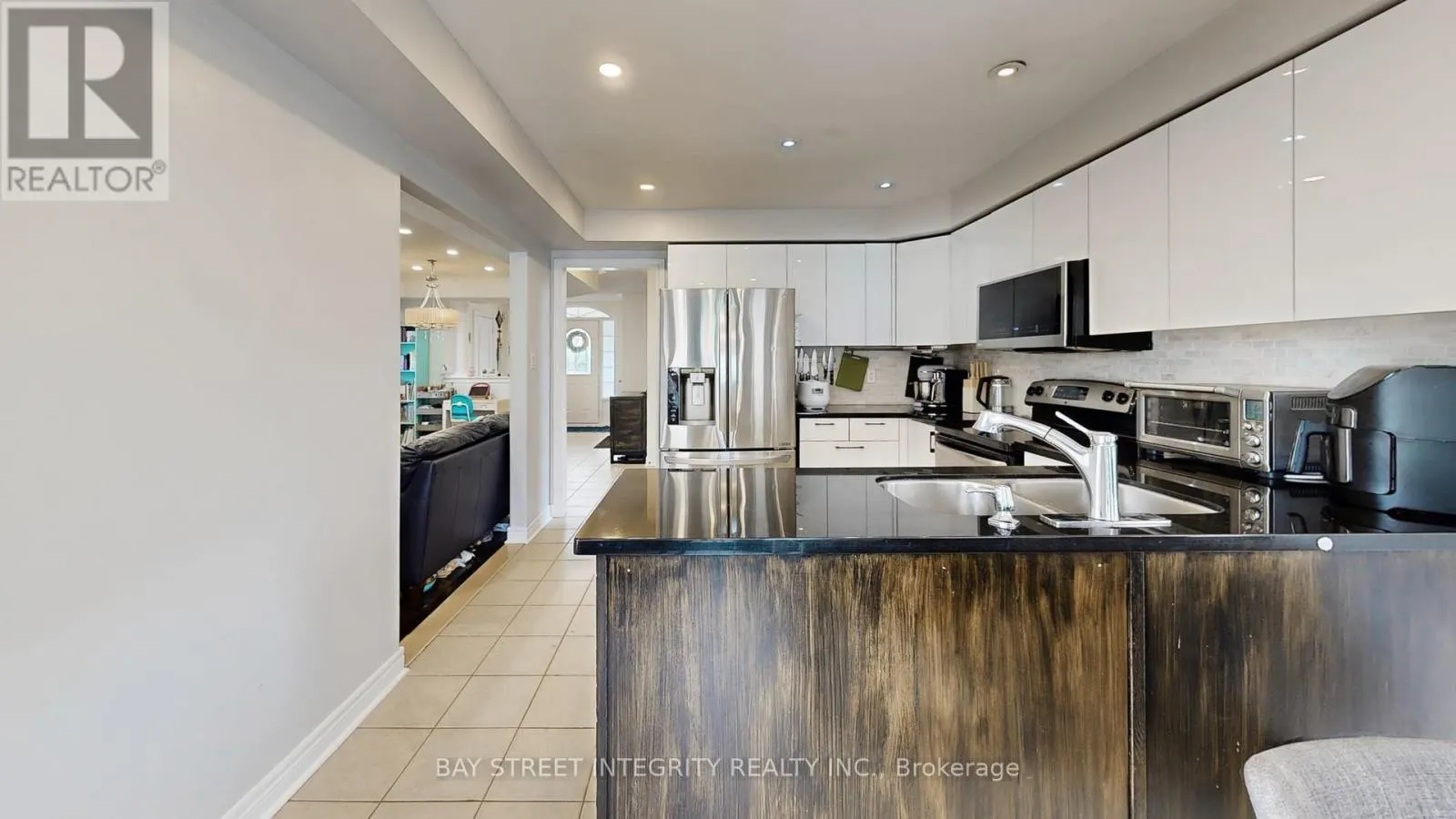24 IAN DRIVE