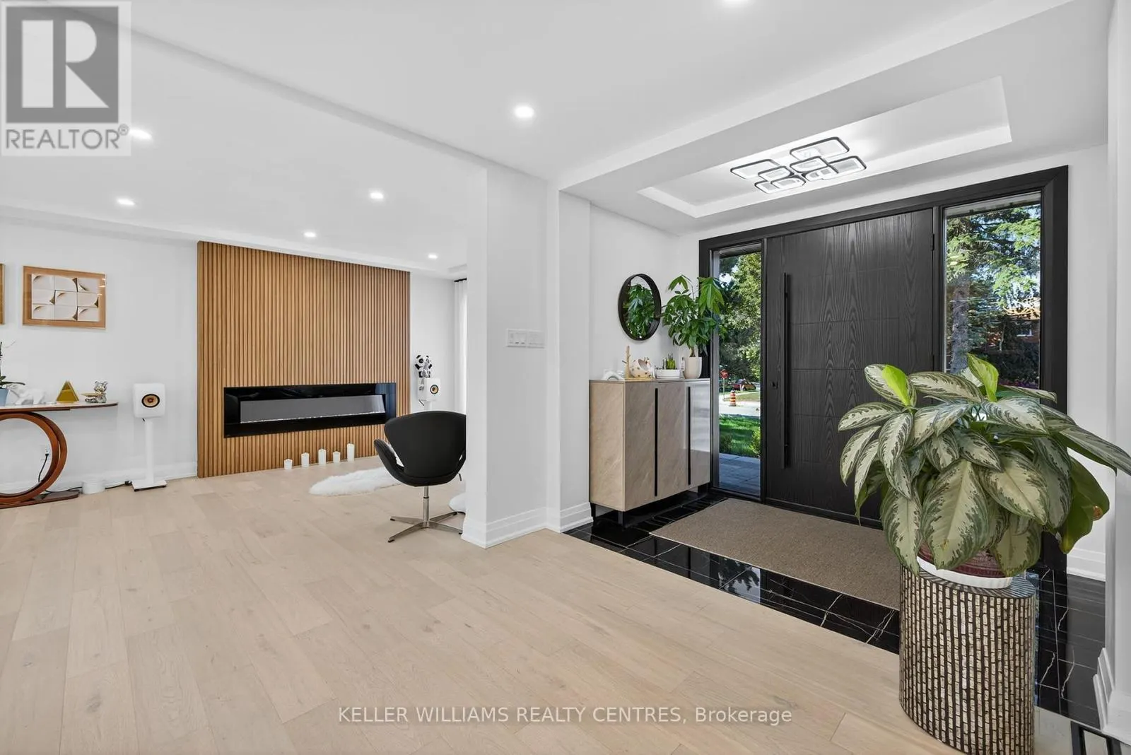 1 ROSEGARDEN CRESCENT