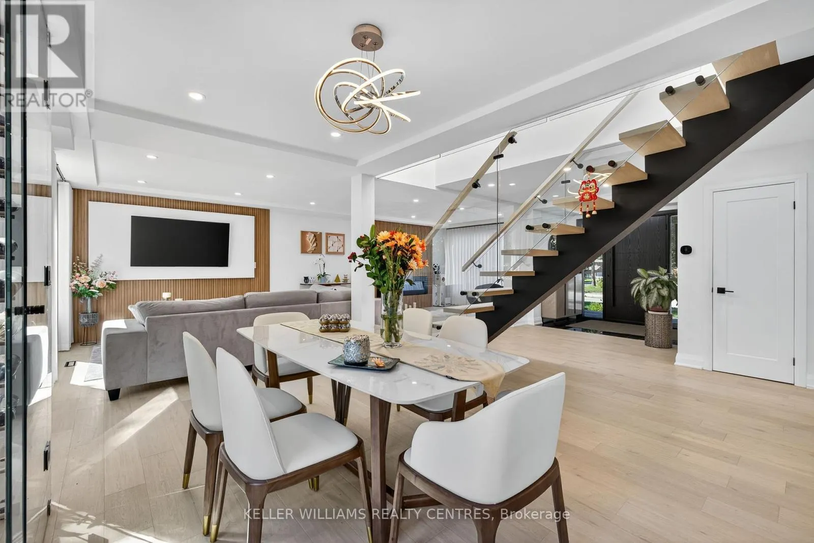 1 ROSEGARDEN CRESCENT
