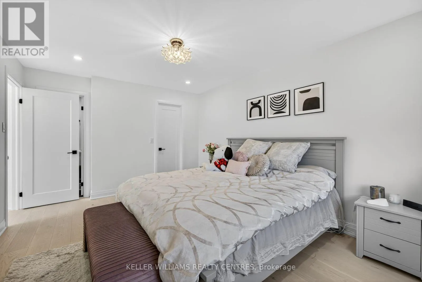 1 ROSEGARDEN CRESCENT