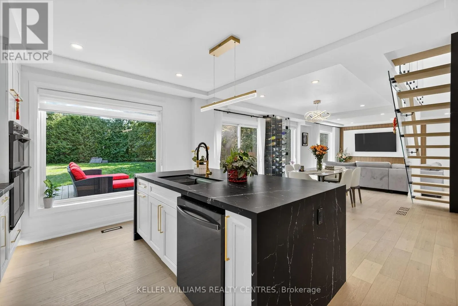 1 ROSEGARDEN CRESCENT