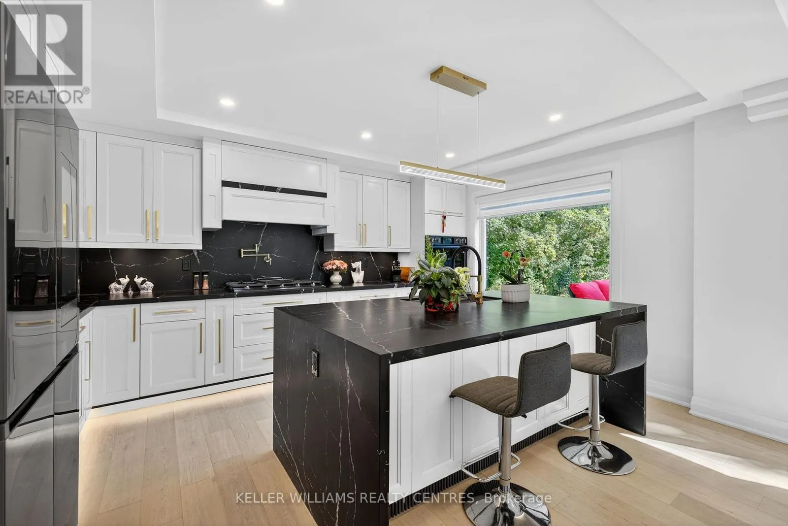 1 ROSEGARDEN CRESCENT
