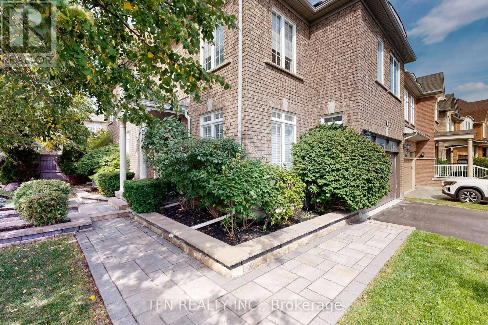 177 BENTOAK CRESCENT