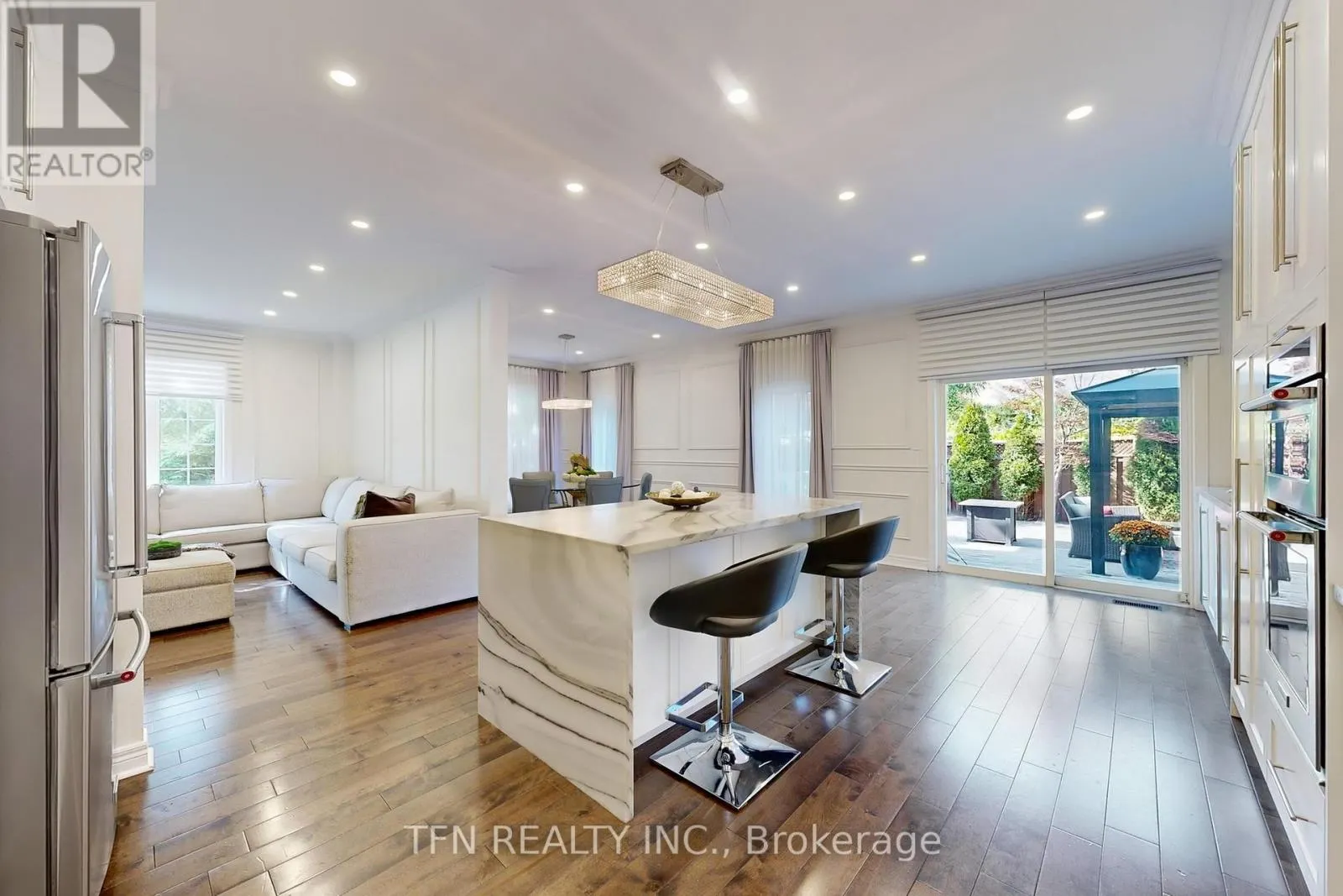 177 BENTOAK CRESCENT