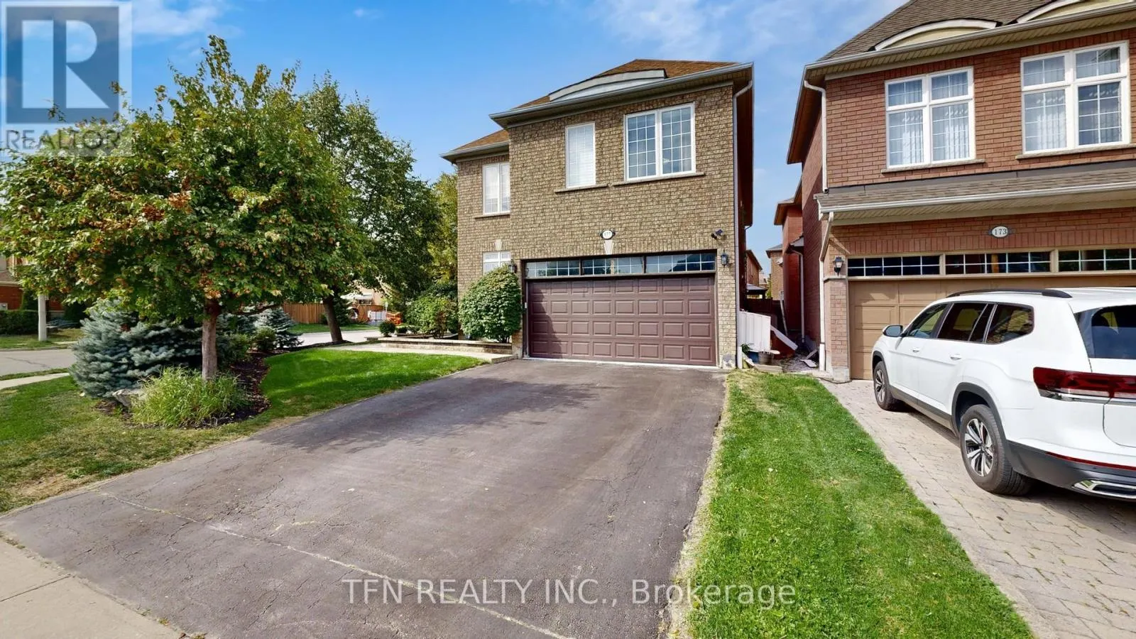177 BENTOAK CRESCENT