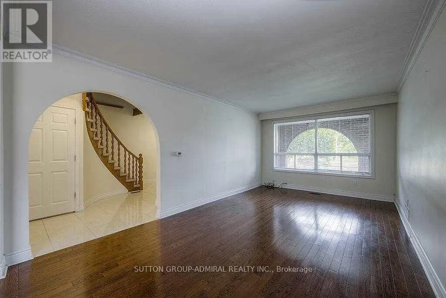 MAIN/UP - 7881 DUFFERIN STREET