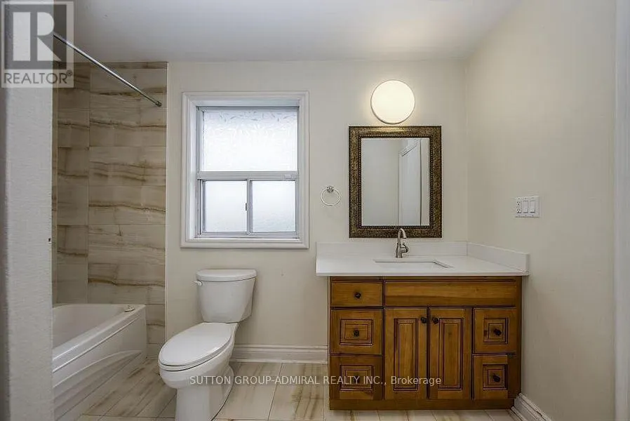MAIN/UP - 7881 DUFFERIN STREET