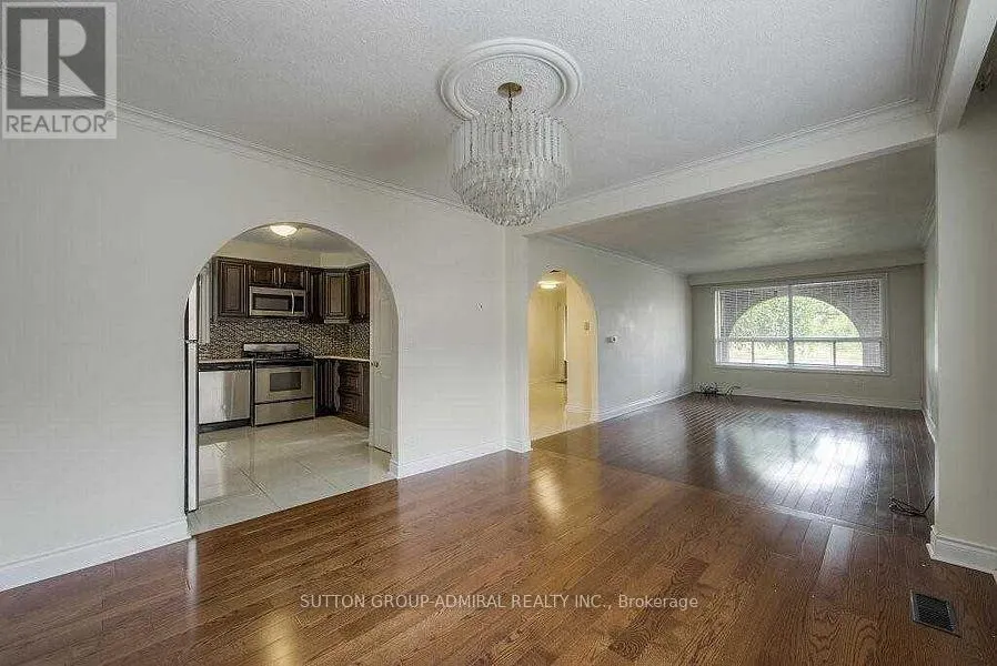 MAIN/UP - 7881 DUFFERIN STREET