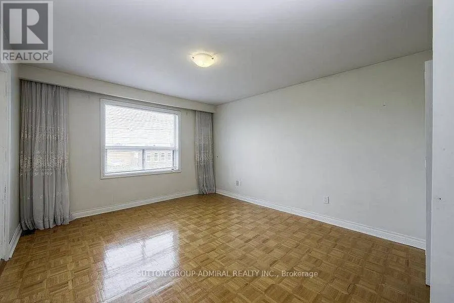 MAIN/UP - 7881 DUFFERIN STREET