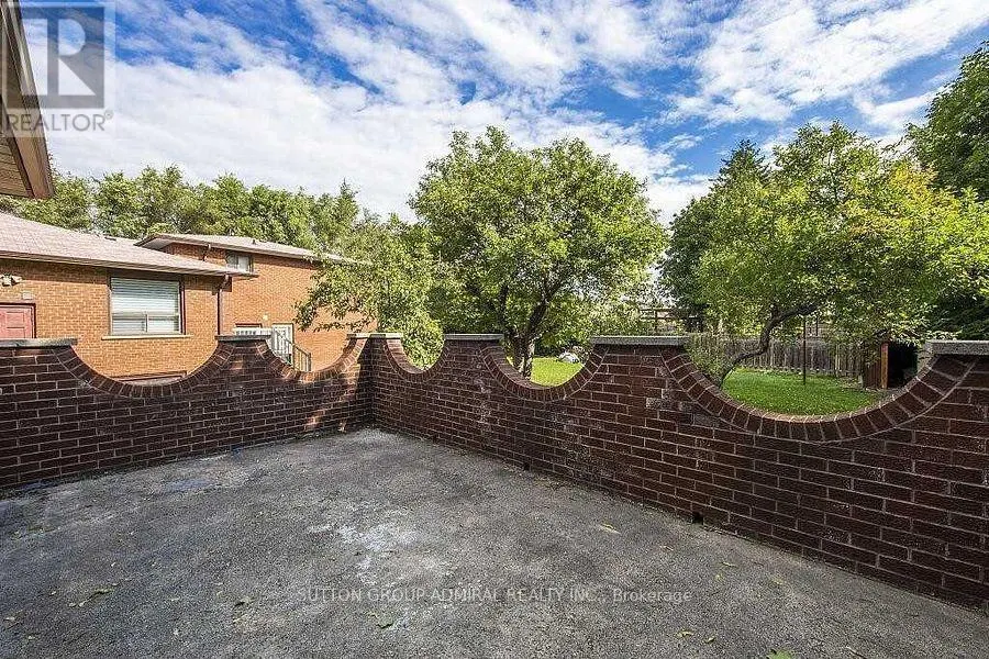MAIN/UP - 7881 DUFFERIN STREET