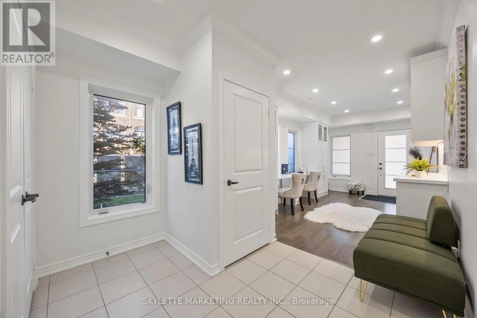 2 CORNERBANK CRESCENT