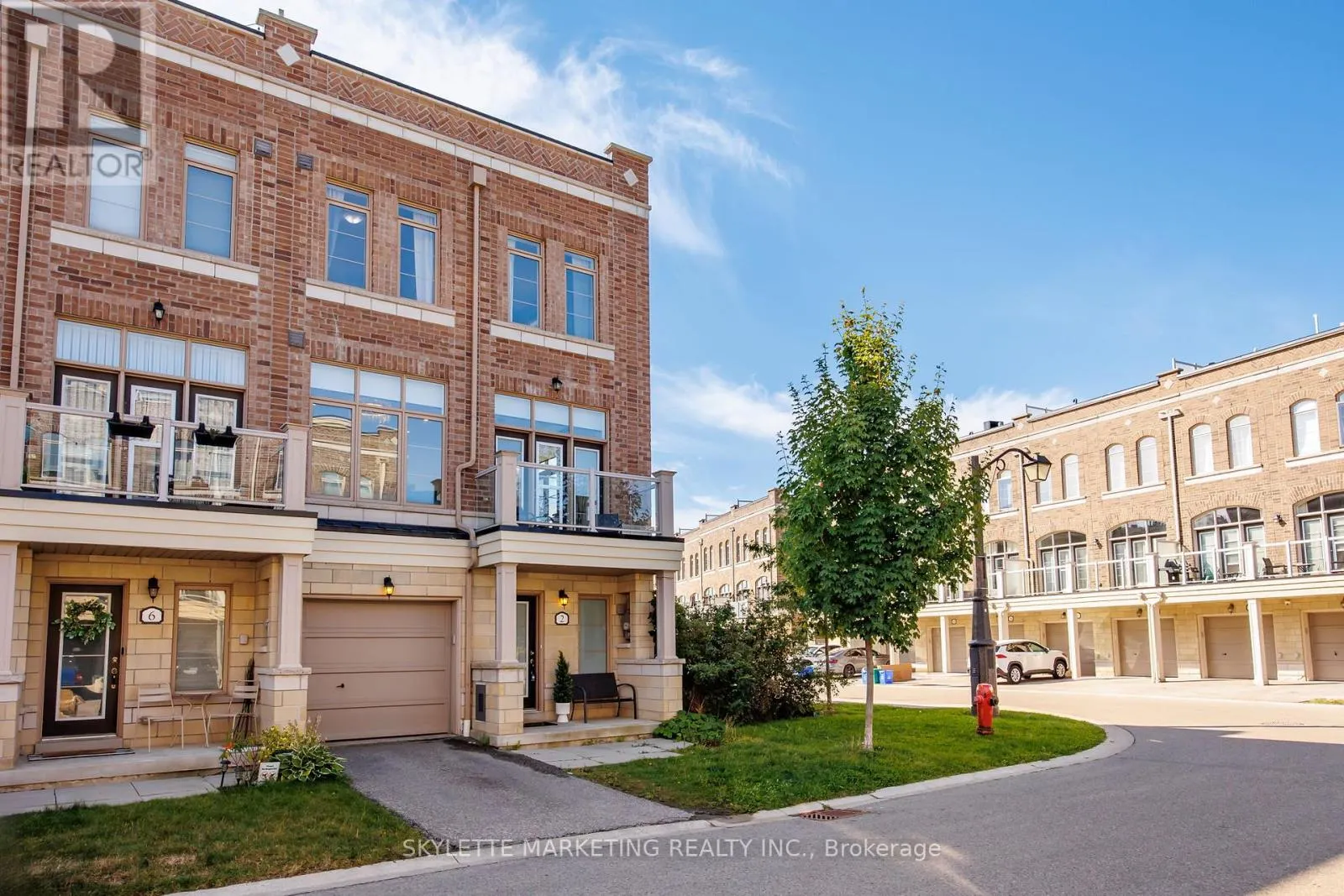 2 CORNERBANK CRESCENT