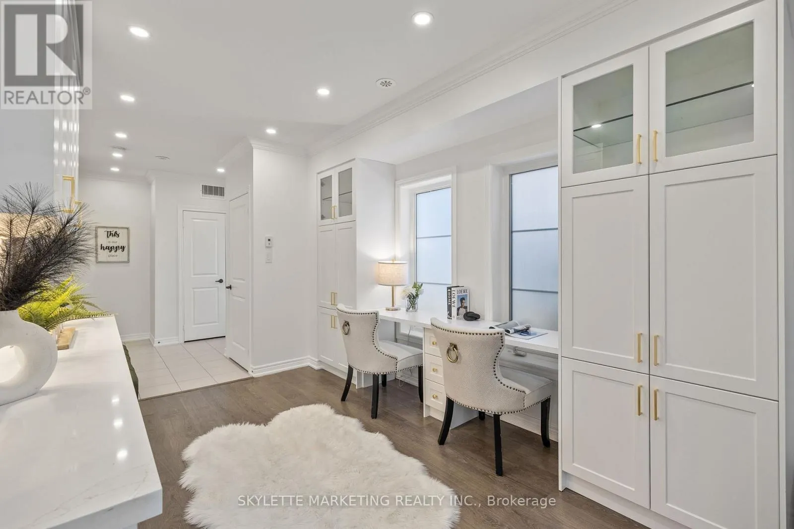 2 CORNERBANK CRESCENT