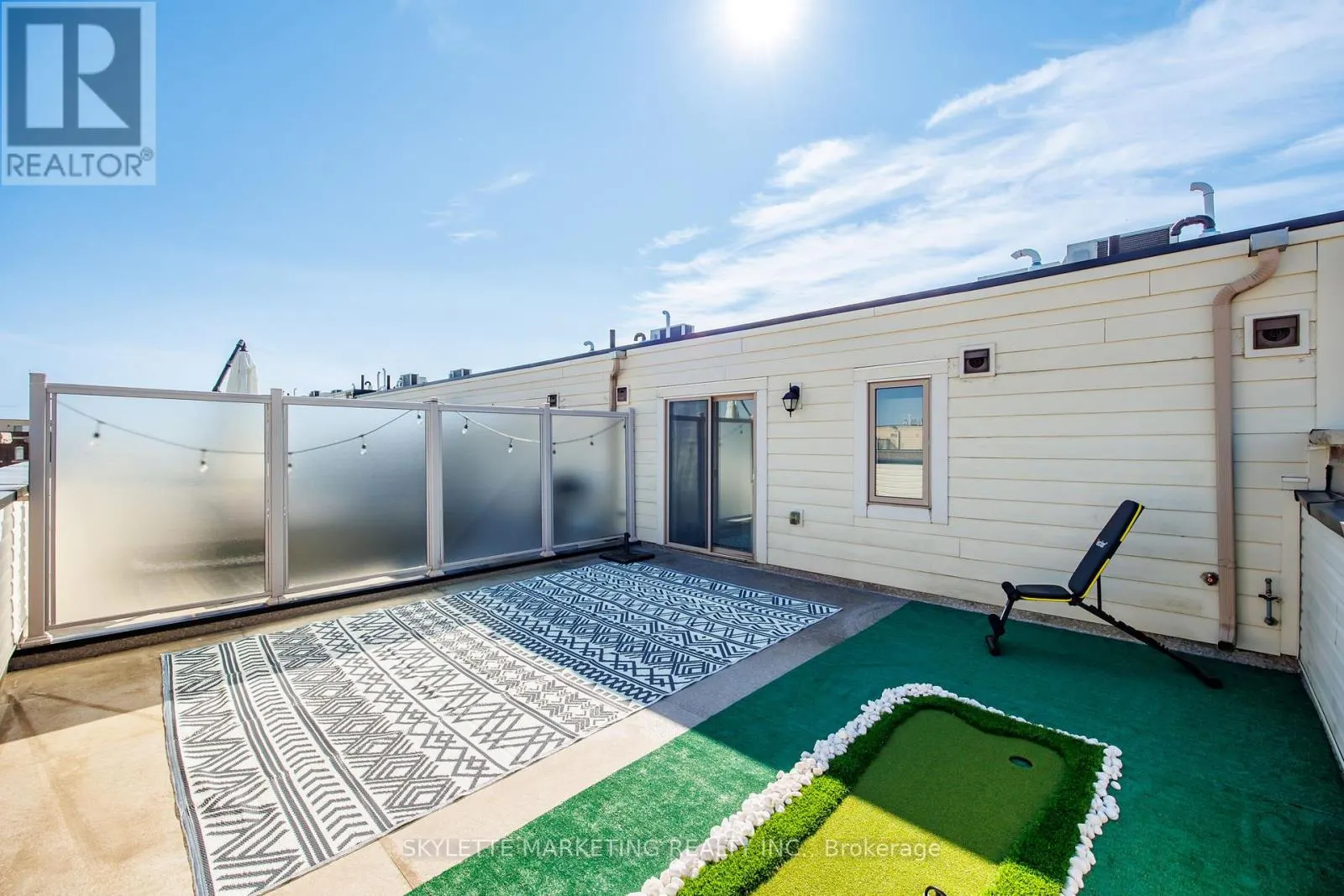 2 CORNERBANK CRESCENT