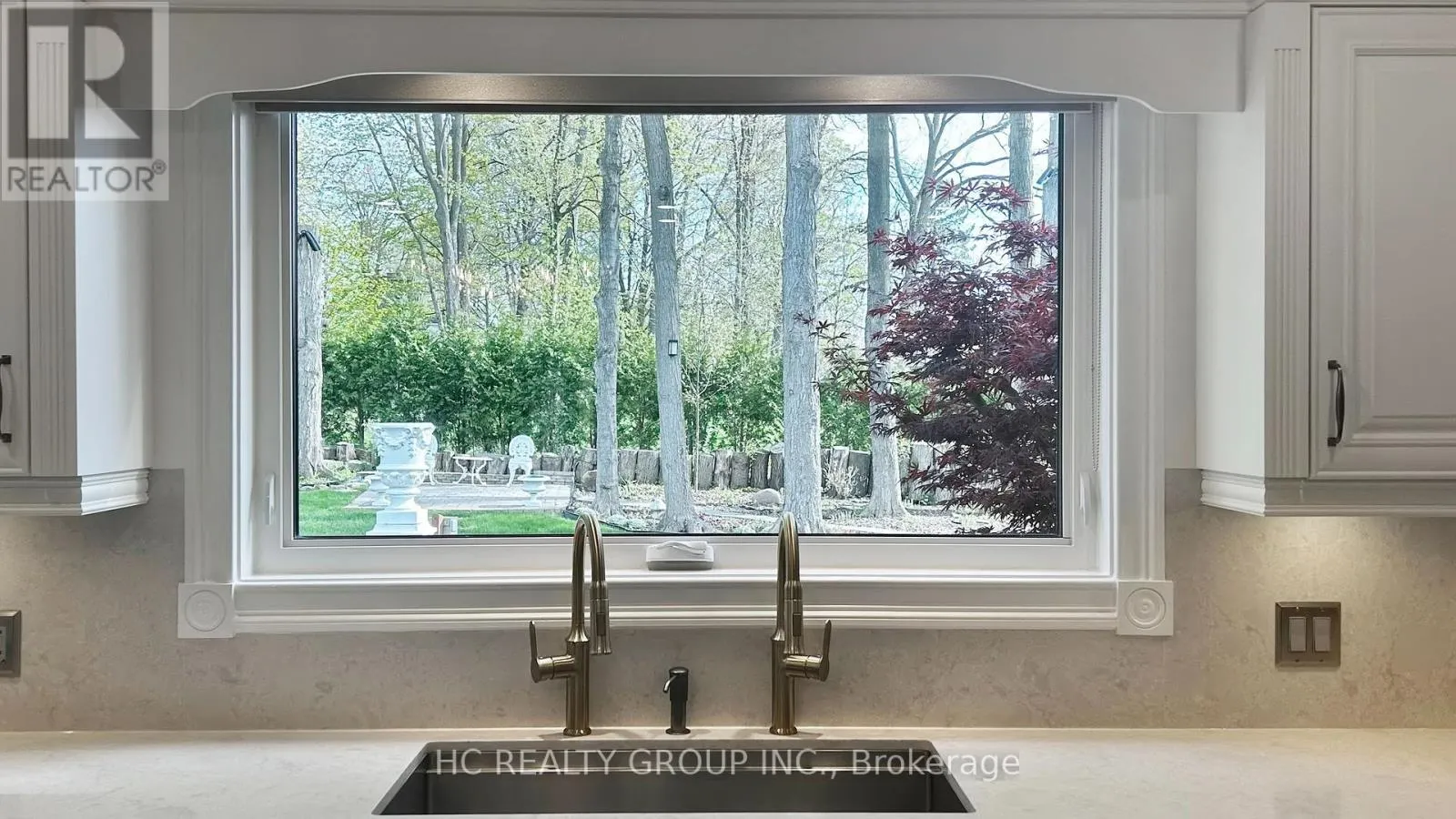 2 GLENRIDGE DRIVE