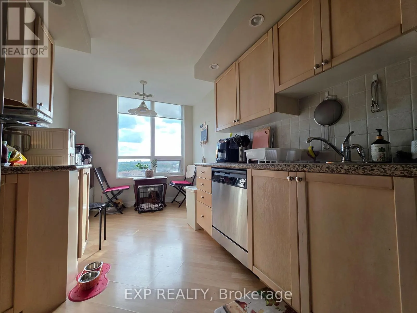 911 - 33 COX BOULEVARD