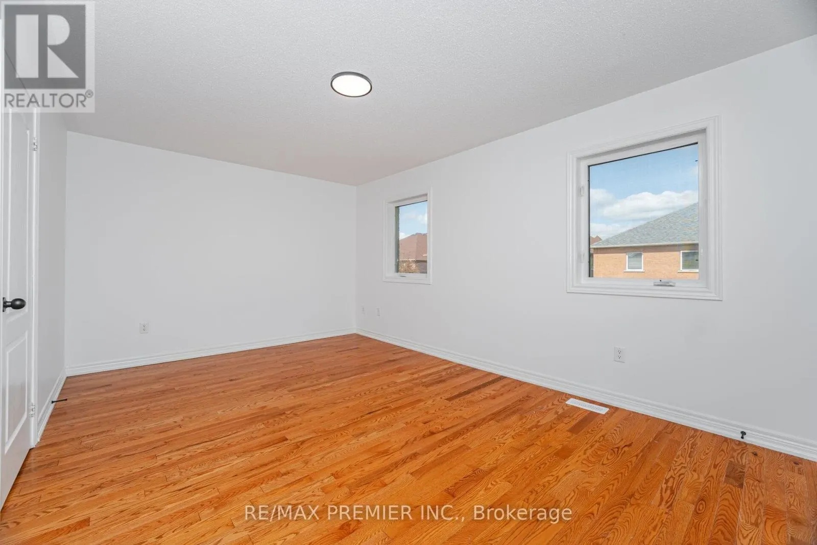 38 OZNER CRESCENT