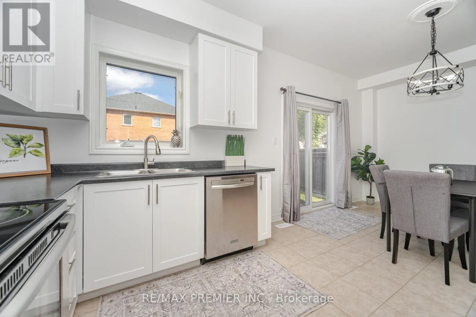 38 OZNER CRESCENT