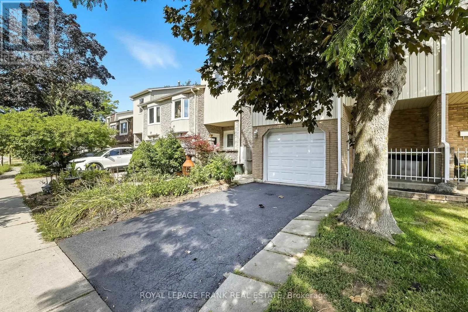72 REGINALD CRESCENT