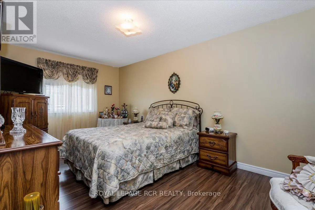 20 VESELI COURT E