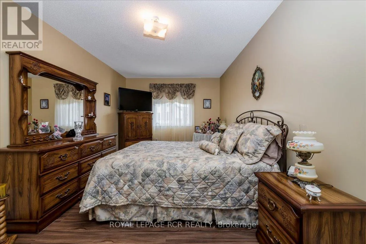 20 VESELI COURT E