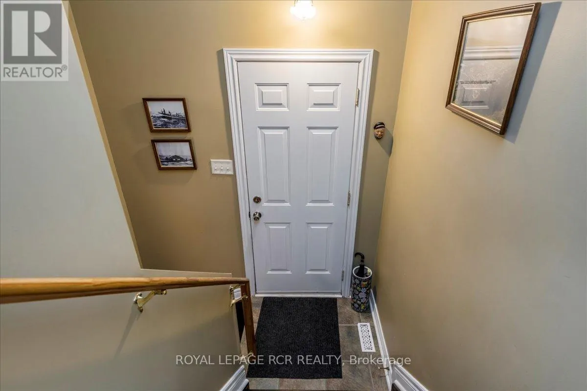 20 VESELI COURT E