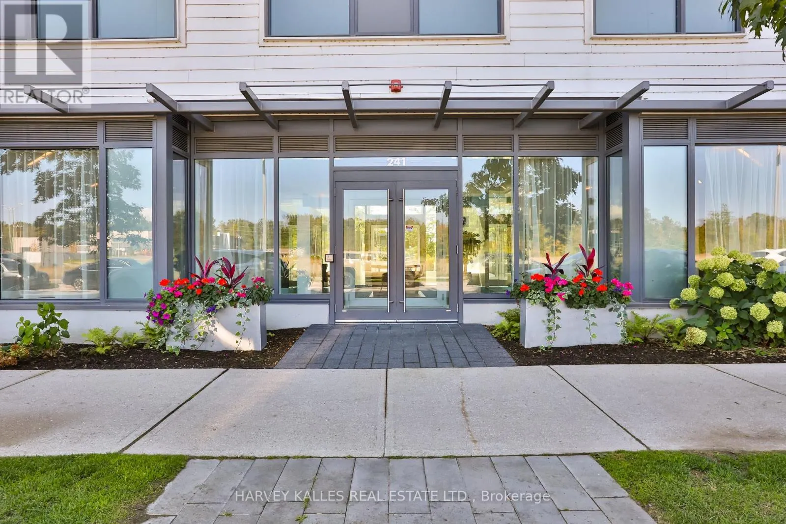 320 - 241 SEA RAY AVENUE