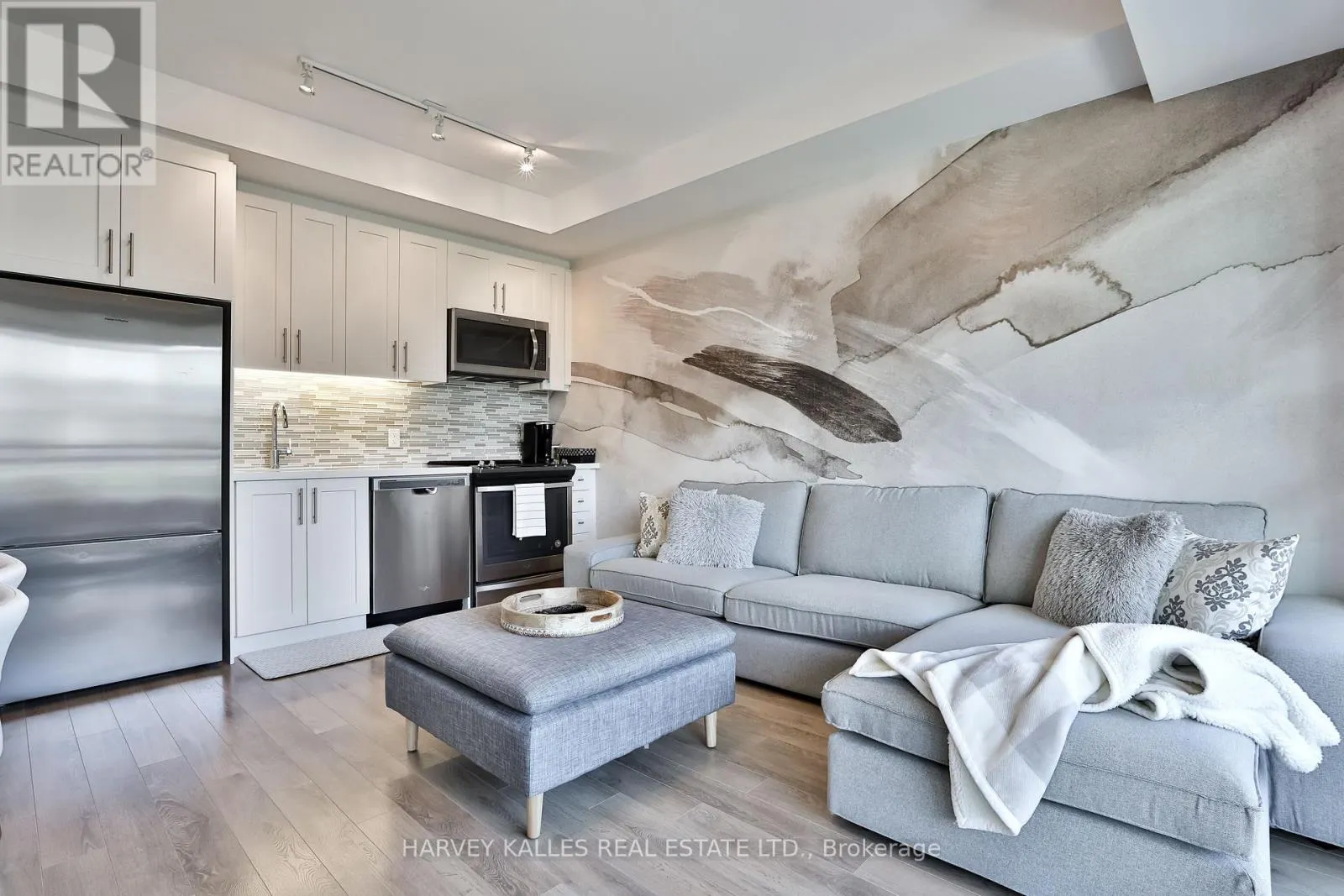 320 - 241 SEA RAY AVENUE