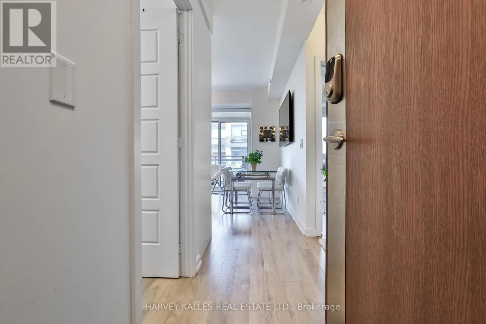 320 - 241 SEA RAY AVENUE