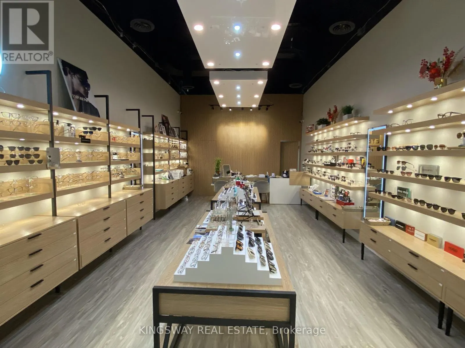 270 - 3255 HIGHWAY 7 E