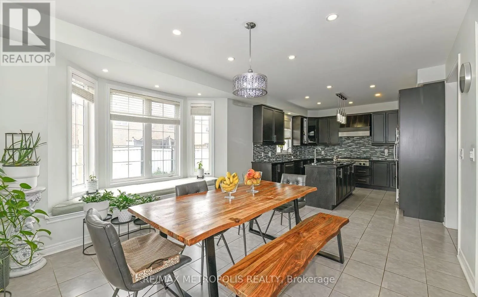 UPPER - 24 FARIS STREET
