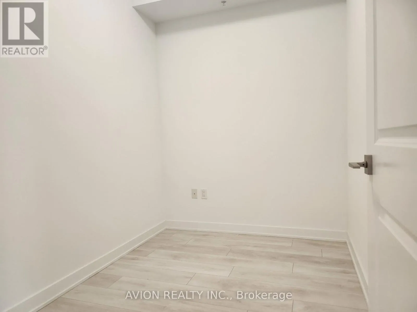 UNIT #610 - 85 ONEIDA CRESCENT