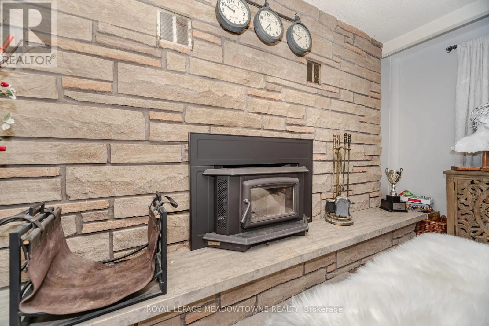 6 HOLLIS CRESCENT