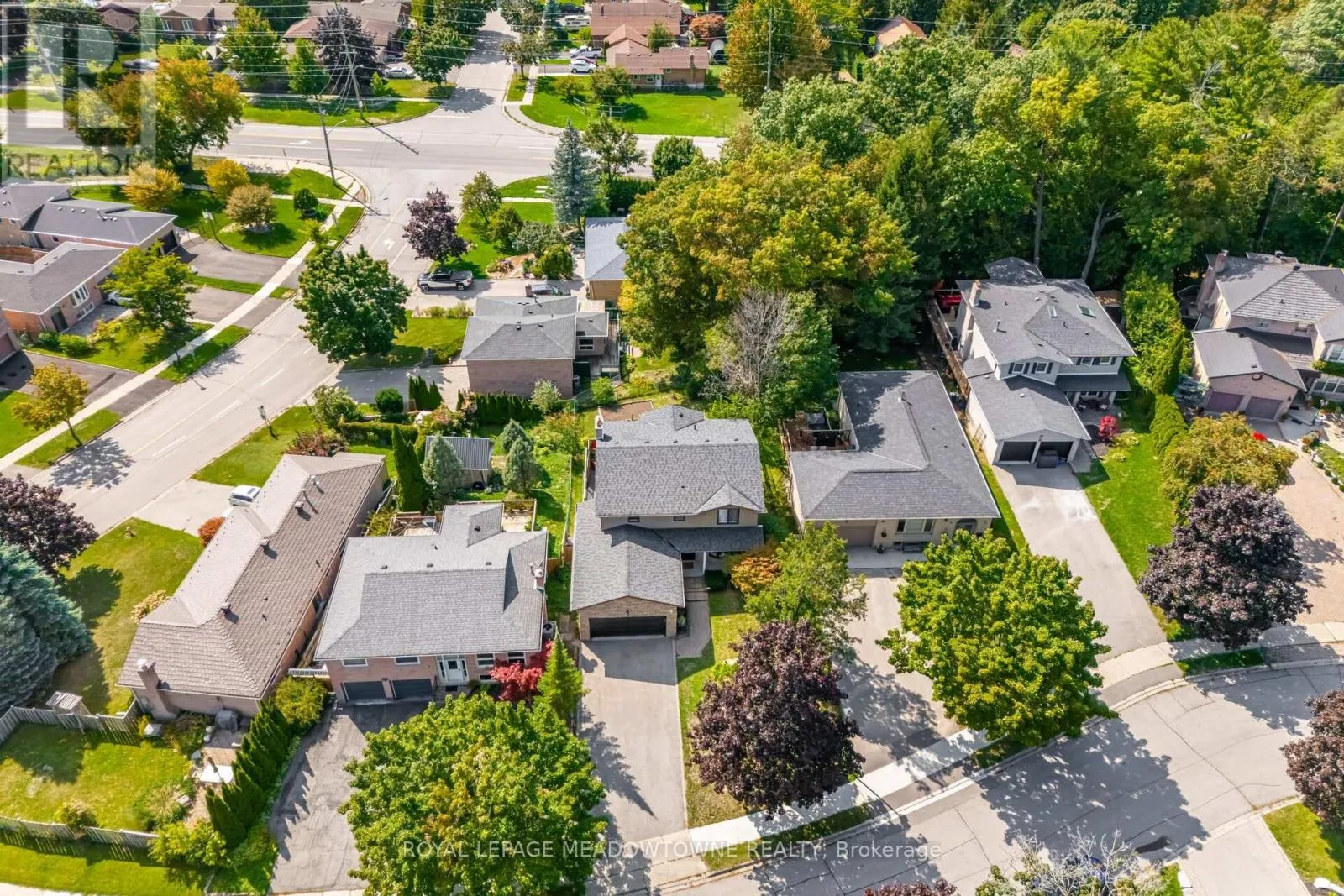 6 HOLLIS CRESCENT